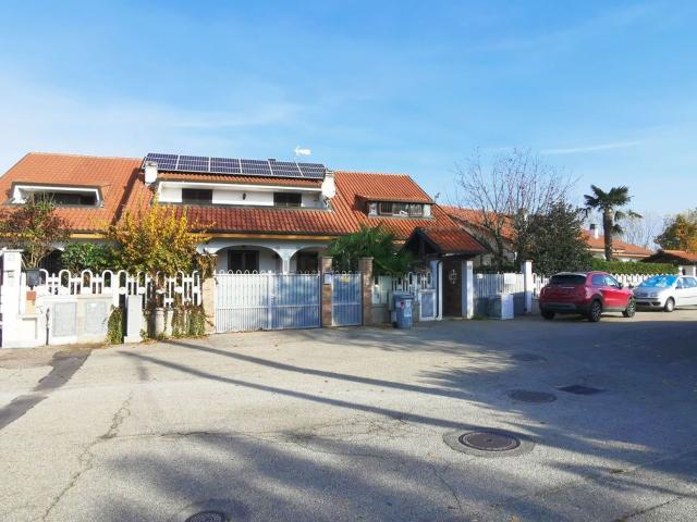 Villetta a schiera in vendita di 160 m² in Via Asti, 33