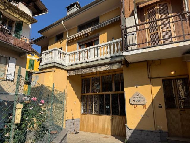 Villetta a schiera in vendita di 160 m² in Via Bonesio G. B 34