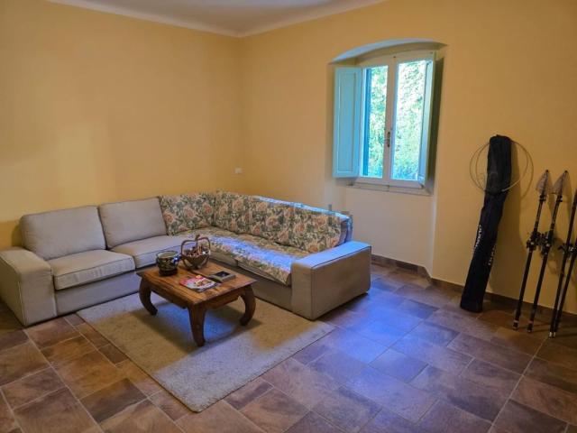 Villetta a schiera in vendita di 160 m² in Via Bassa Tambura
