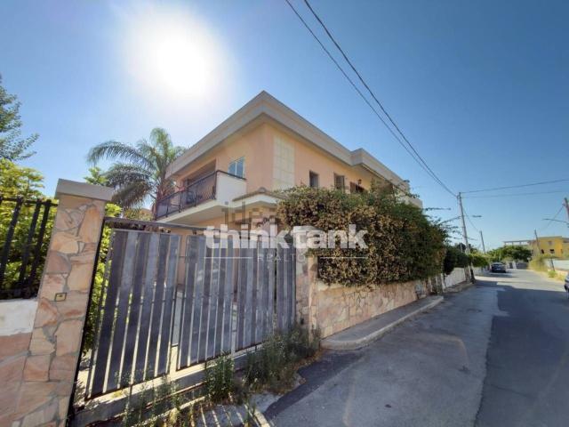 Villetta a schiera in vendita di 160 m² in Via Butera
