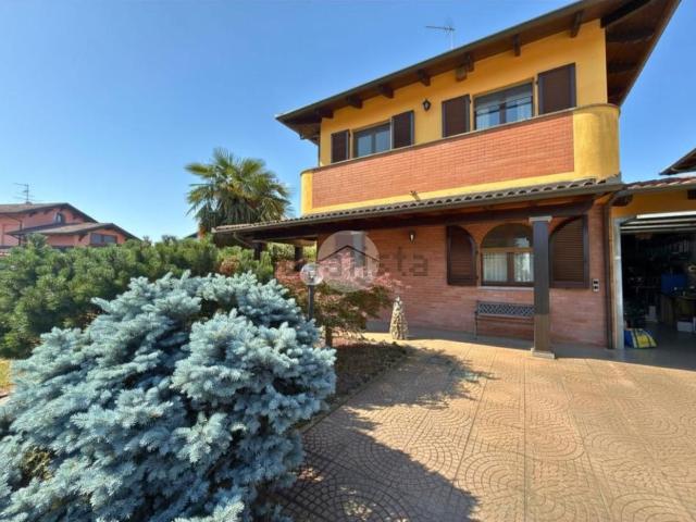 Villetta a schiera in vendita di 160 m² in Via Guglielmo Marconi, 23