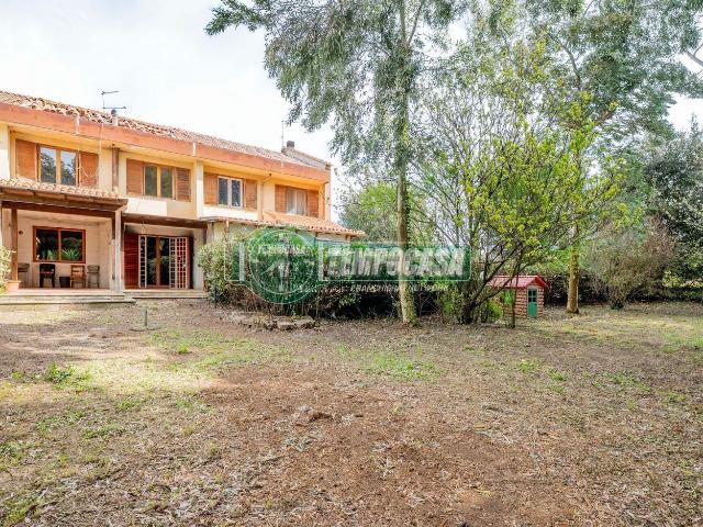 Villetta a schiera in vendita di 160 m² in Via del Ponte Medioevale