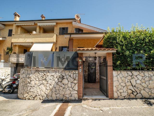 Villetta a schiera in vendita di 160 m² in Via di Trigoria, 64