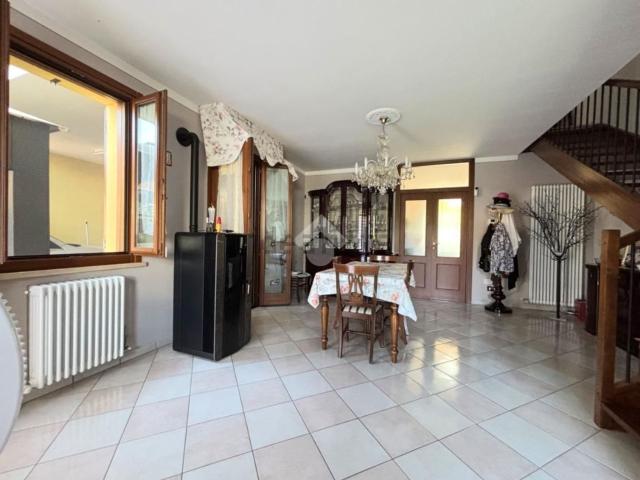 Villetta a schiera in vendita di 160 m² in Via Federico Fellini, 19
