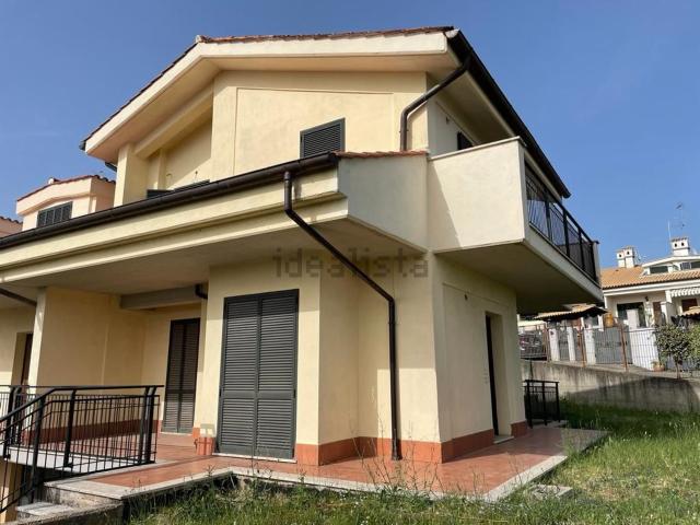 Villetta a schiera in vendita di 160 m² in Via Irlanda