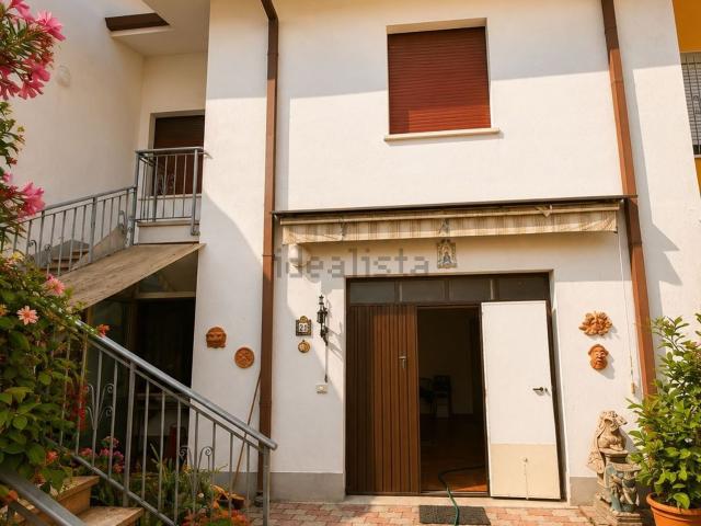 Villetta a schiera in vendita di 160 m² in Via M. Borghi, 24