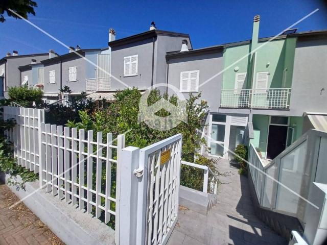 Villetta a schiera in vendita di 160 m² in Via Marici, 101