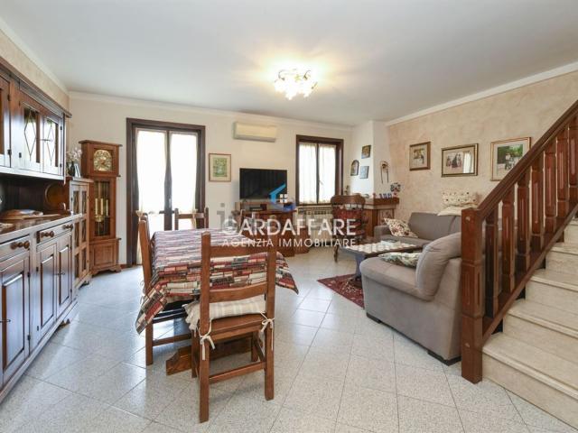 Villetta a schiera in vendita di 160 m² in Via Marzabotto