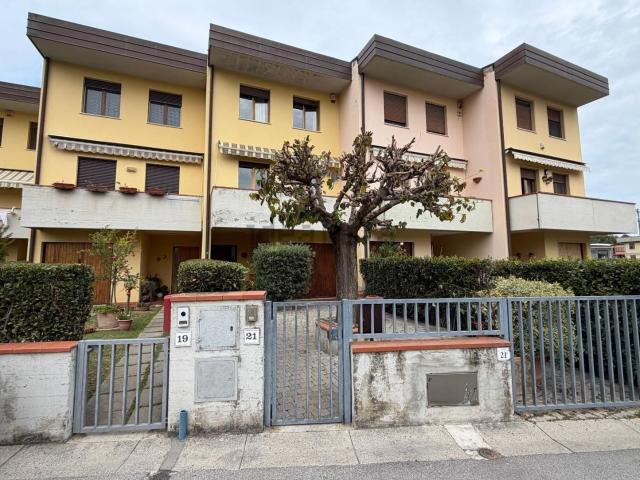 Villetta a schiera in vendita di 160 m² in Via Sacco e Vanzetti, 21