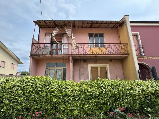 Villetta a schiera in vendita di 160 m² in Via San Giovanni Bosco