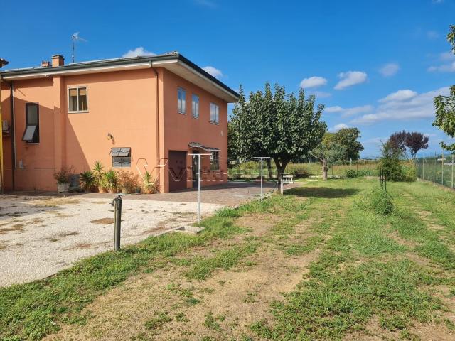Villetta a schiera in vendita di 160 m² in Via Pietre, 54