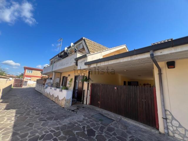 Villetta a schiera in vendita di 160 m² in Via Pisa