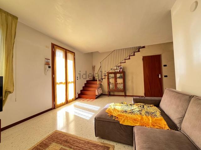Villetta a schiera in vendita di 160 m² in Via Rovigno, 1