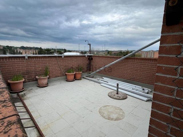 Villetta a schiera in vendita di 160 m² in Via ROSSELLI