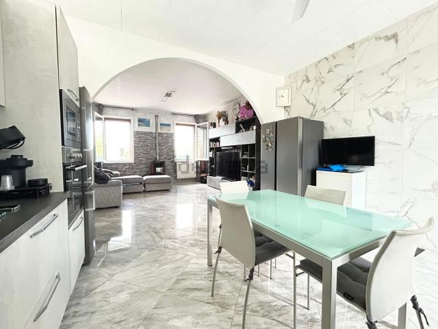 Villetta a schiera in vendita di 160 m² in Via Varotara