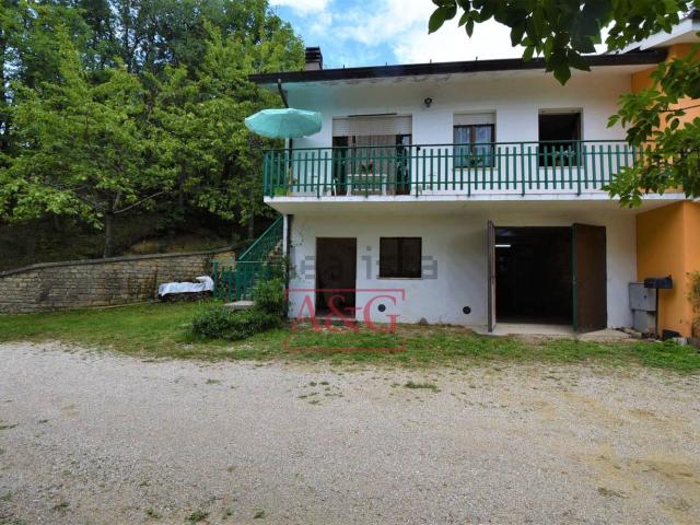 Villetta a schiera in vendita di 160 m² in Contrada Luogo di Sasso