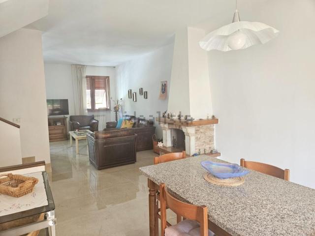 Villetta a schiera in vendita di 160 m² in Piazza fratelli Cairoli