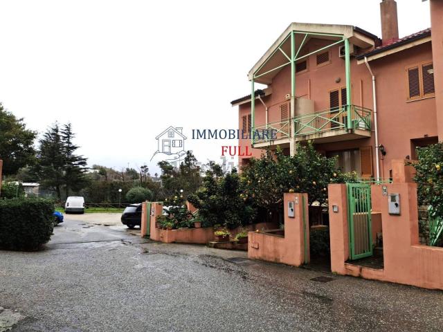 Villetta a schiera in vendita di 160 m² in Strada Comunale Faro Superiore Sperone