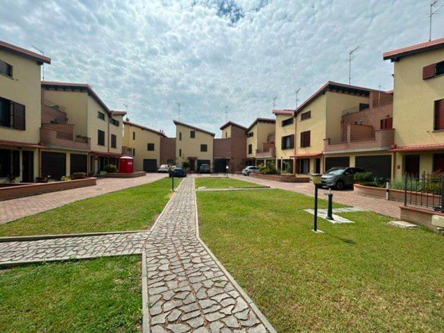 Villetta a schiera in vendita di 161 m² in Via Chiesa