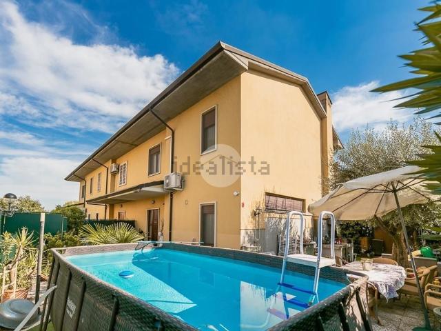 Villetta a schiera in vendita di 161 m² in Via Giuseppe Saragat, 53