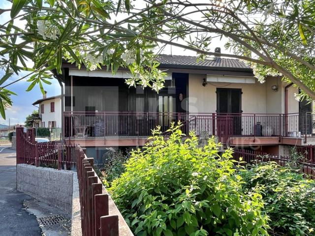 Villetta a schiera in vendita di 161 m² in Via Guarnerio D&apos Artegna, 15