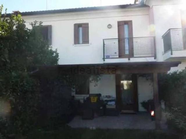 Villetta a schiera in vendita di 161 m² in Via Enrico de Nicola, 3