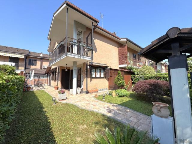 Villetta a schiera in vendita di 161 m² in Via Italo Pereno, 12