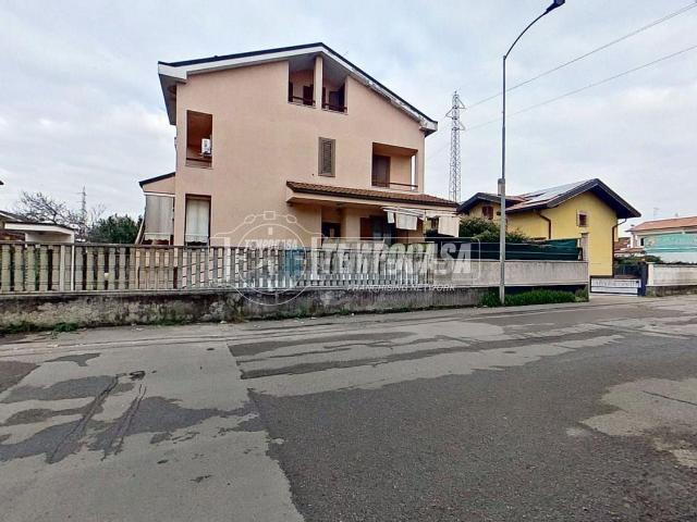 Villetta a schiera in vendita di 161 m² in Via Moia