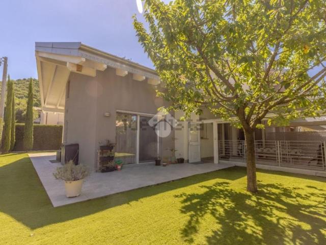 Villetta a schiera in vendita di 162 m² in Via A. Gramsci, 17