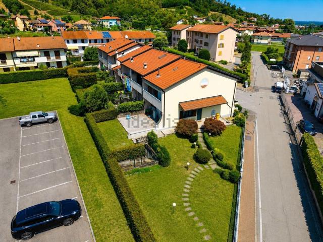 Villetta a schiera in vendita di 162 m² in Via Genova, 14