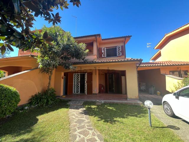 Villetta a schiera in vendita di 162 m² in Viale W. A. Mozart, 1