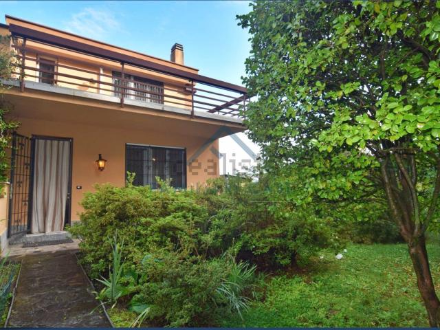 Villetta a schiera in vendita di 163 m² in Via Campo di Maggio