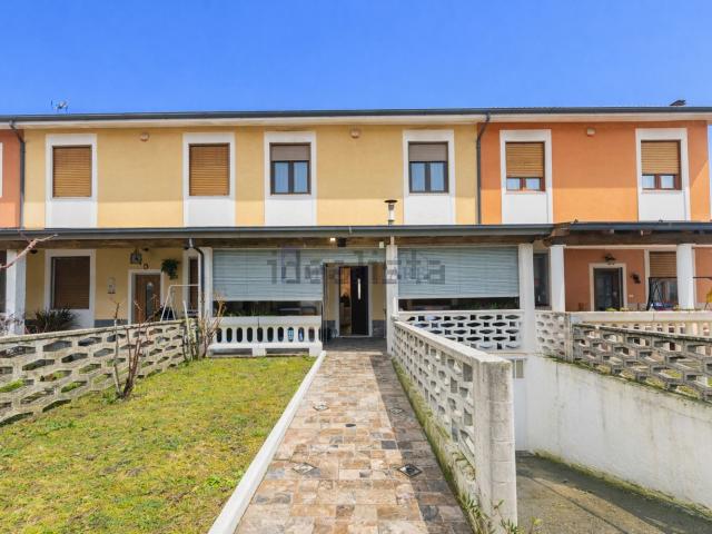 Villetta a schiera in vendita di 163 m² in Via Giuseppe Parini, 13
