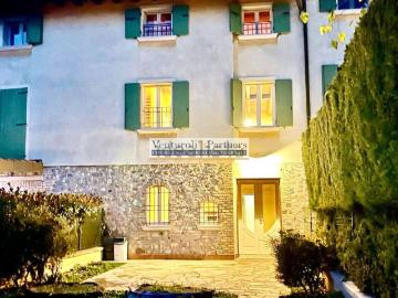 Villetta a schiera in vendita di 163 m² in Via dalla Chiesa C. A