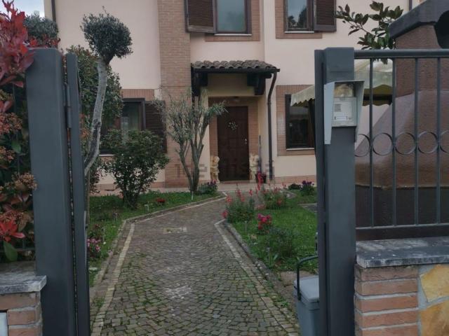 Villetta a schiera in vendita di 163 m² in Via delle Margherite