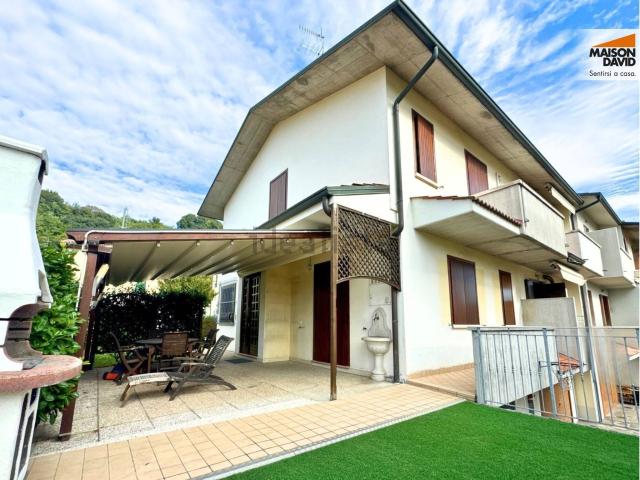Villetta a schiera in vendita di 163 m² in Via Roma, 84