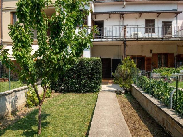 Villetta a schiera in vendita di 163 m² in Circonvallazione Sud, 44