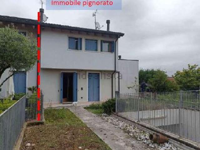 Villetta a schiera in vendita di 164 m² in Via Generale Pennella, 1