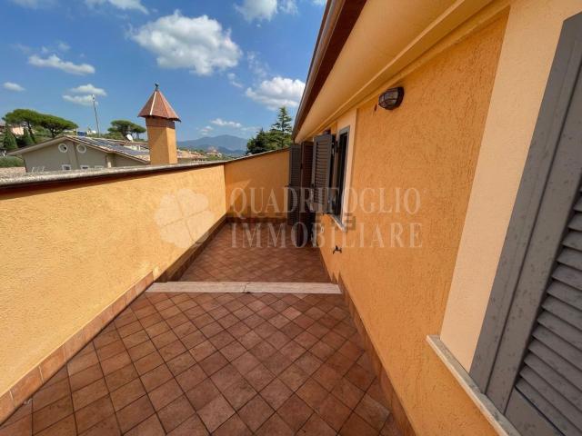 Villetta a schiera in vendita di 164 m² in Via Lago di Bracciano, 82