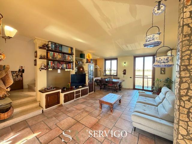 Villetta a schiera in vendita di 165 m² in Via CARDUCCI 1BIS, 1