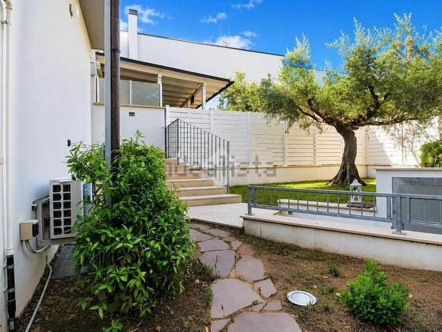 Villetta a schiera in vendita di 165 m² in Via Casino del Colle, 4