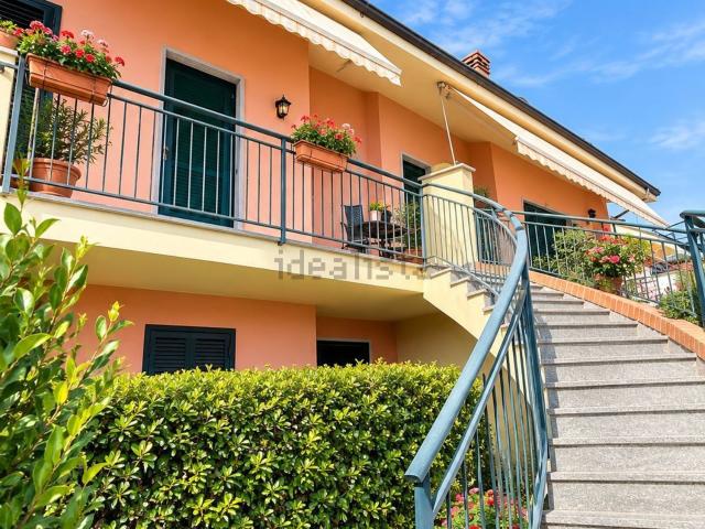 Villetta a schiera in vendita di 165 m² in Via Circonvallazione, 20