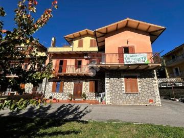 Villetta a schiera in vendita di 165 m² in Via Cuzzoli e Cortellessa, 45