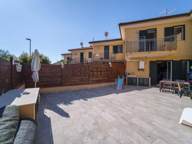 Villetta a schiera in vendita di 165 m² in Via Arancio