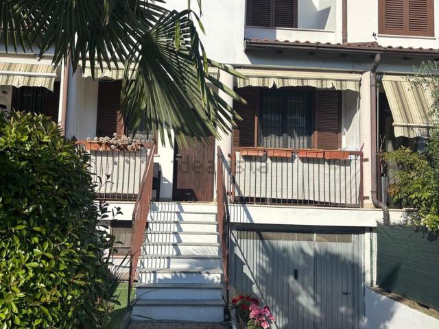 Villetta a schiera in vendita di 165 m² in Via G. Carducci, 1