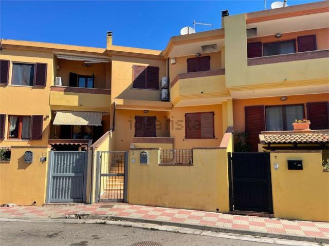 Villetta a schiera in vendita di 192 m² in Via Generale C. A. dalla Chiesa, 5