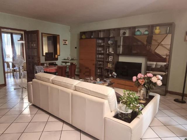 Villetta a schiera in vendita di 165 m² in Via Guglielmo Marconi