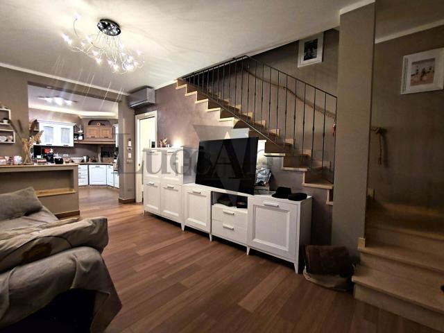 Villetta a schiera in vendita di 165 m² in Via delle Pierone, 30