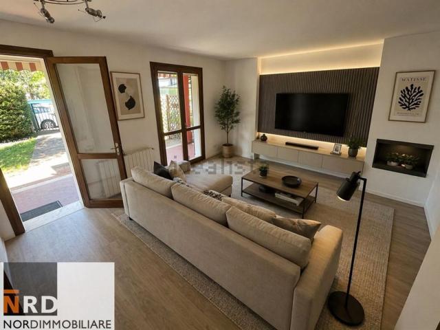 Villetta a schiera in vendita di 165 m² in Via Olanda, 17
