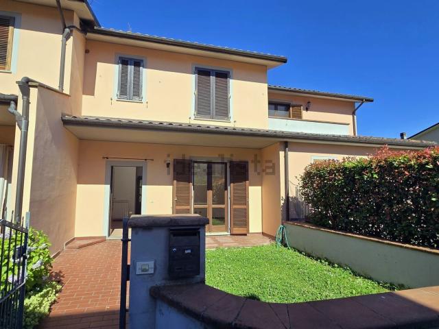 Villetta a schiera in vendita di 165 m² in Via Michelangelo Buonarroti, 11